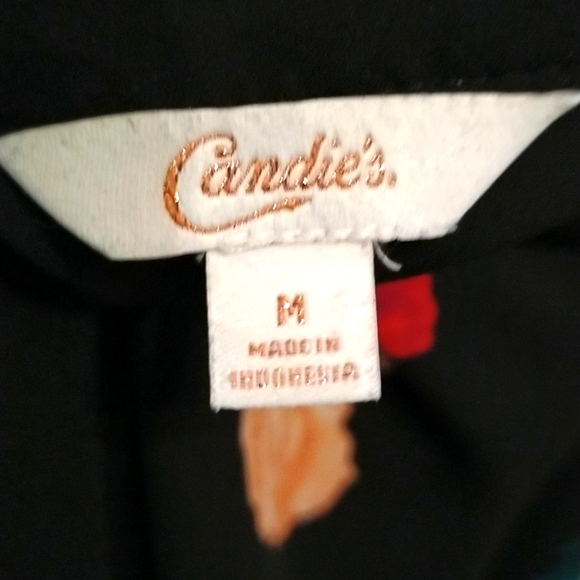 - 🌸Beautiful Candies floral top with shoulder slits size M NWOT🌺 - Picture 7 of 8
